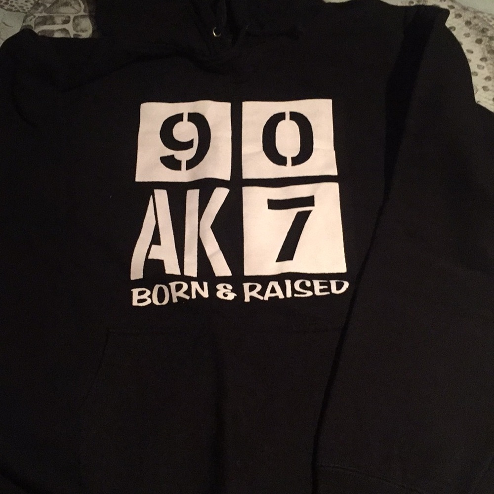 907 hoodie - large